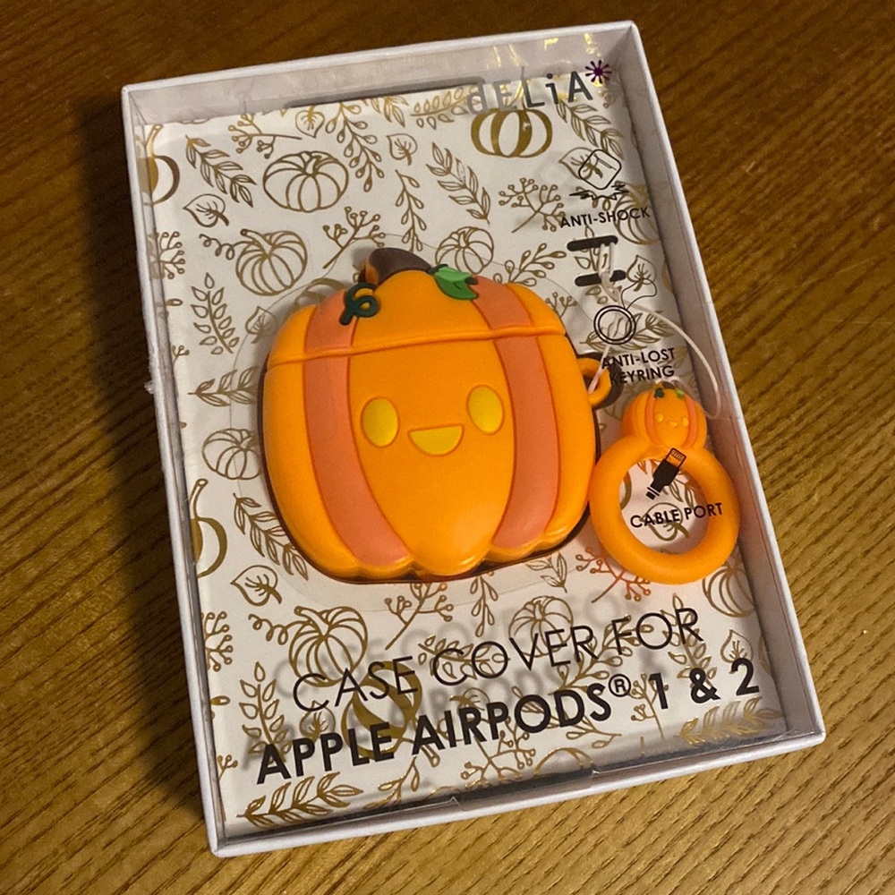Delia’s Apple AirPod Halloween Pumpkin Case